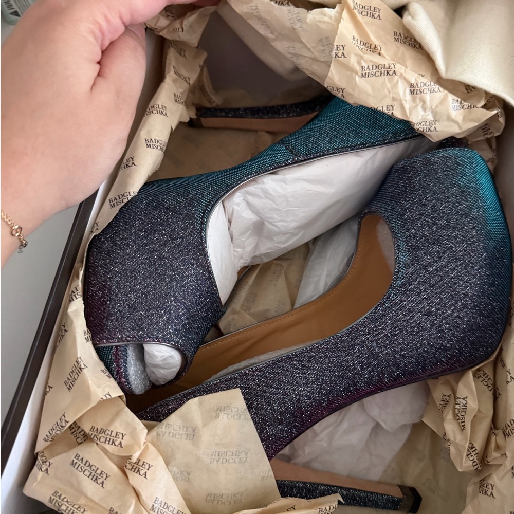Badgley Mischka Humbie IV Dark Grey Plum Pumps